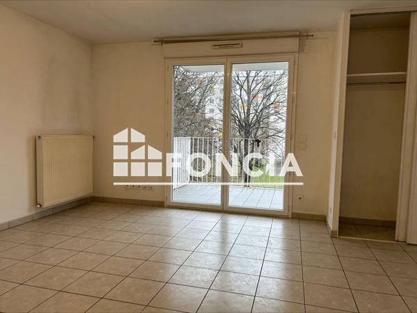 Location Studio 32.2 m² - 1 AVENUE ARISTIDE BERGES Seyssinet Pariset 38170
