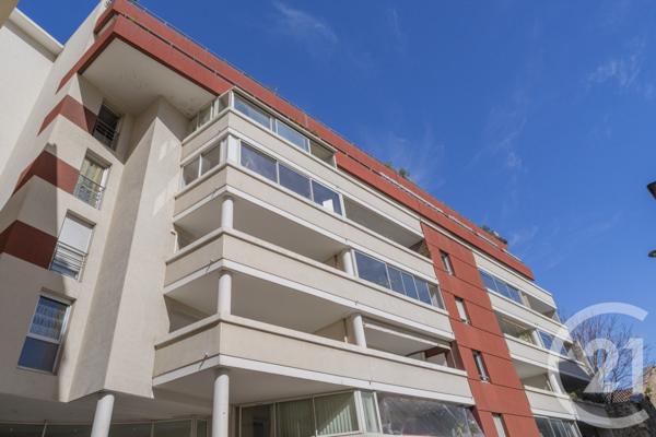 Appartement F3 à vendre  3 pièces - 68 m2 MARSEILLE - 13004