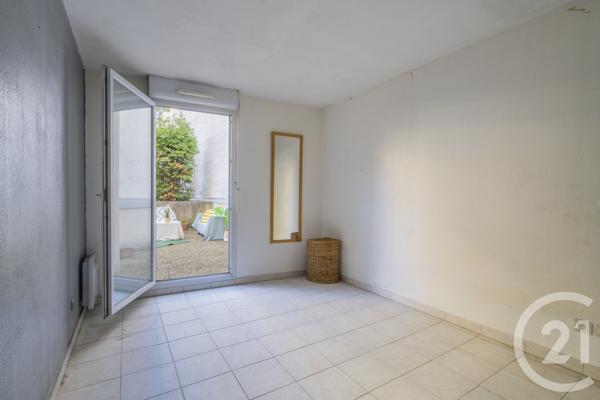 Appartement F3 à vendre  3 pièces - 68 m2 MARSEILLE - 13004