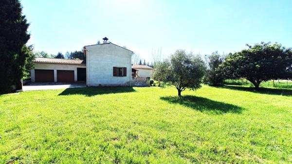 Maison à 6 pièces LAURIS (84) terrain 3136 m²