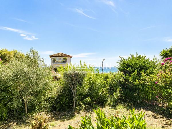 Golfe Juan - Maison individuelle 130 m² - terrain 400m² - Garage - Studio 20m²