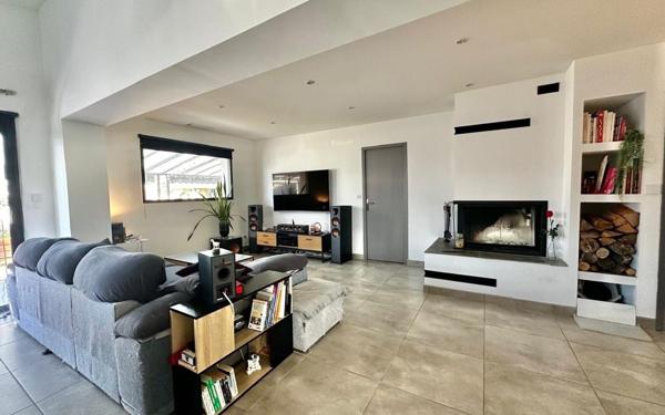 Maison à vendre    5 pièces • 128 m2 Marsillargues