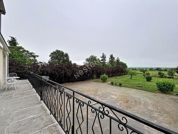 Maison à vendre à INGRANDES-LE-FRESNE-SUR-LOIRE- 5 chambres - grand jardin