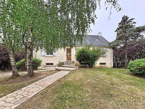 Maison à vendre à INGRANDES-LE-FRESNE-SUR-LOIRE- 5 chambres - grand jardin