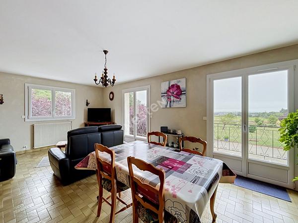 Maison à vendre à INGRANDES-LE-FRESNE-SUR-LOIRE- 5 chambres - grand jardin