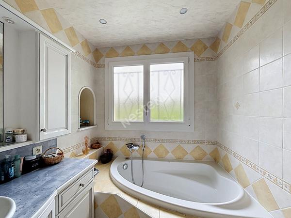 Maison à vendre à INGRANDES-LE-FRESNE-SUR-LOIRE- 5 chambres - grand jardin