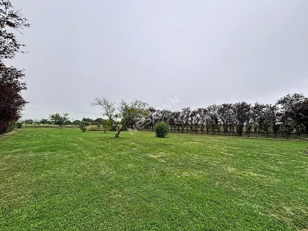 Maison à vendre à INGRANDES-LE-FRESNE-SUR-LOIRE- 5 chambres - grand jardin