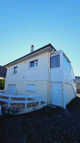 MAISON 3 PIECES 2 CHAMBRES SOUS-SOL GARAGE JARDIN