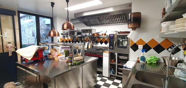 Murs et Fonds de commerce Restaurant traditionnel - à vendre CLAMECY (58)