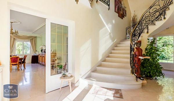 Maison à vendre 9 pièces 680m²