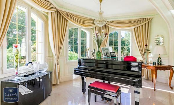 Maison à vendre 9 pièces 680m²