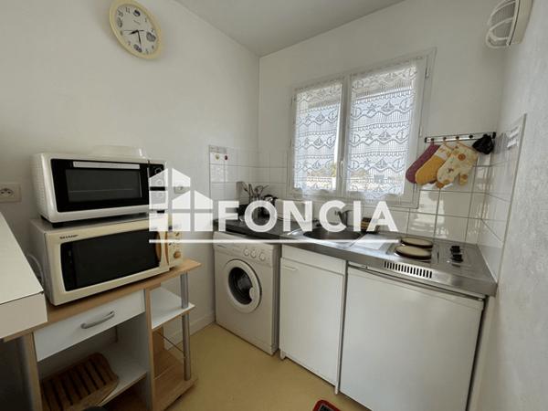 Location Appartement meublé 2 pièces 39.69 m² - 201 RUE DES COUREILLES La Rochelle 17000