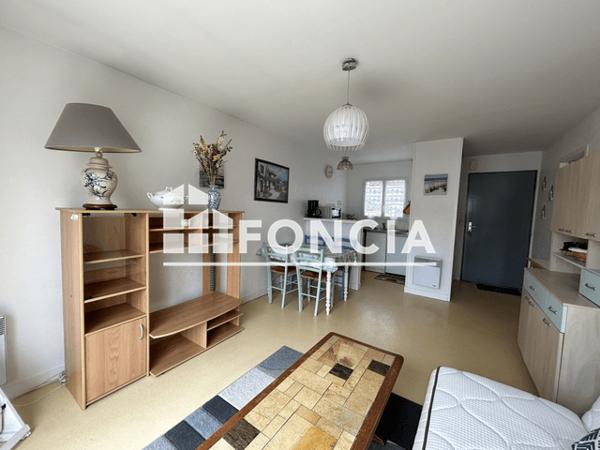 Location Appartement meublé 2 pièces 39.69 m² - 201 RUE DES COUREILLES La Rochelle 17000