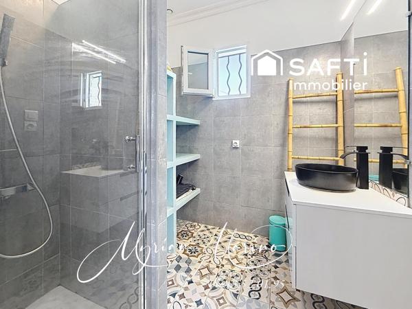 Centre ville de Saint Aygulf  – Villa indépendante de plain pied type F3 - piscine,