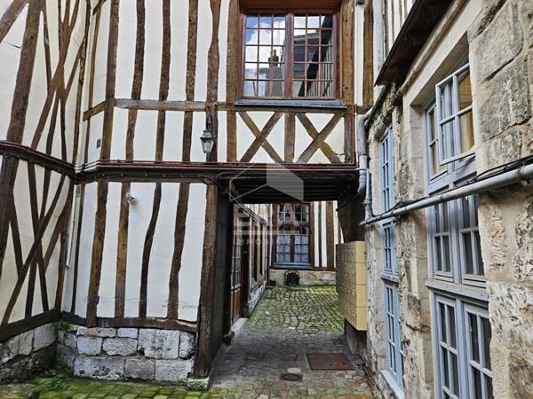 Appartement place du Vieux Marché Rouen duplex F2 bis
