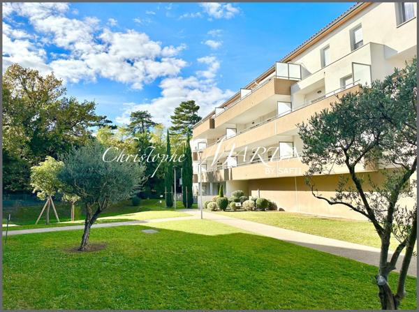 Appartement T2 avec ascenseur, terrasse et parking