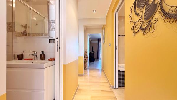 A VENDRE Dernier étage Appartement 3 pièces avec vue mer exceptionnelle à Nice