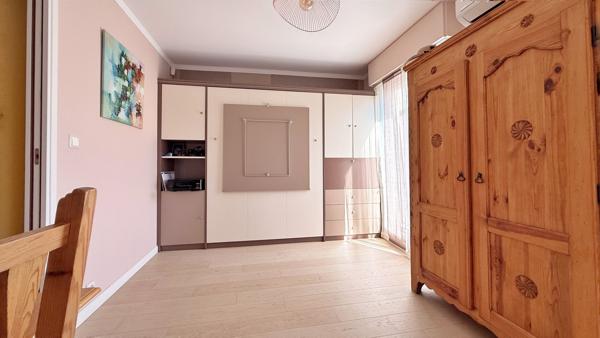 A VENDRE Dernier étage Appartement 3 pièces avec vue mer exceptionnelle à Nice