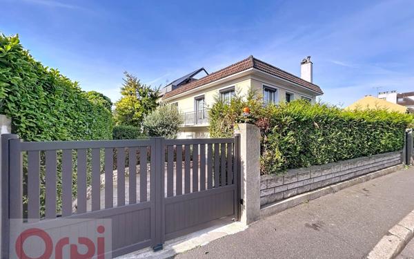 Maison à vendre    6 pièces •  Châtillon