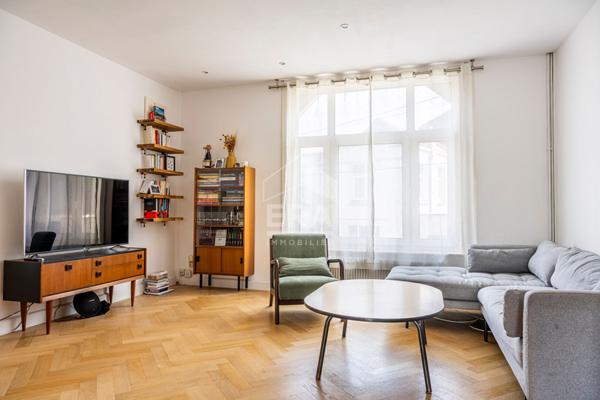 Maison et appartement avec garage à Lille