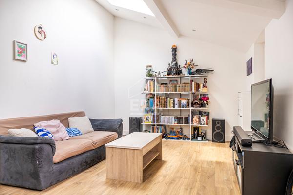 Maison et appartement avec garage à Lille