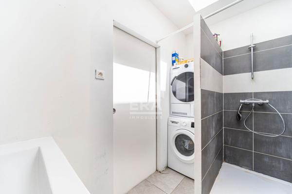 Maison et appartement avec garage à Lille