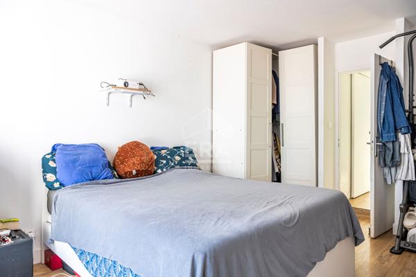 Maison et appartement avec garage à Lille