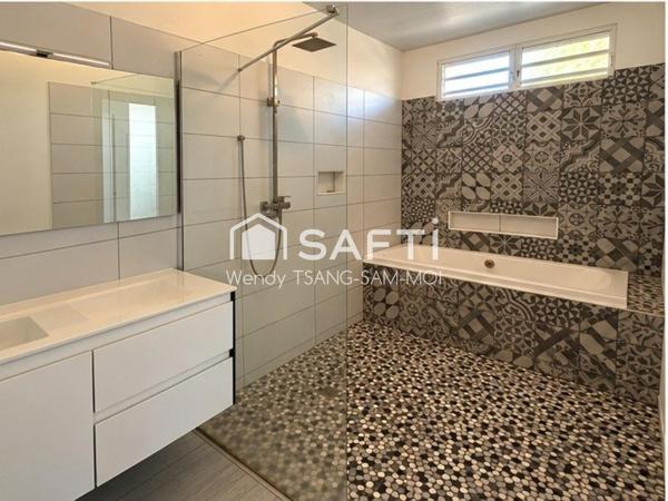 MAISON T3 + STUDIO + PISCINE