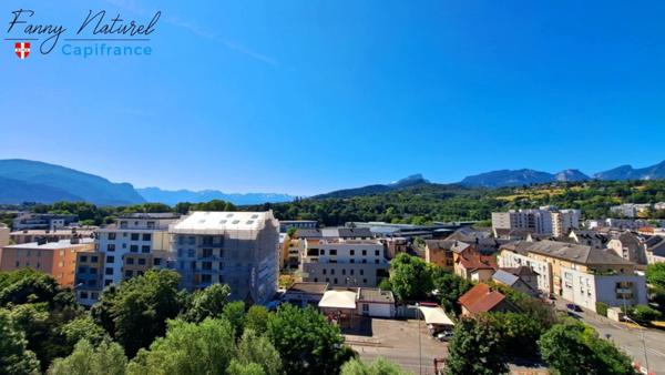 A vendre : Appartement T5 en Duplex avec terrasse et place de parking- Dernier étage- centre CHAMBERY (73)
