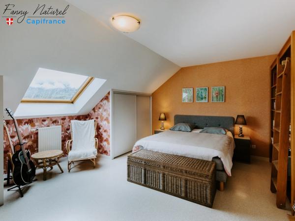 A vendre : Appartement T5 en Duplex avec terrasse et place de parking- Dernier étage- centre CHAMBERY (73)