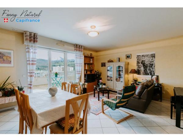 A vendre : Appartement T5 en Duplex avec terrasse et place de parking- Dernier étage- centre CHAMBERY (73)