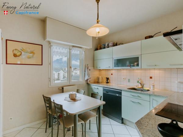 A vendre : Appartement T5 en Duplex avec terrasse et place de parking- Dernier étage- centre CHAMBERY (73)