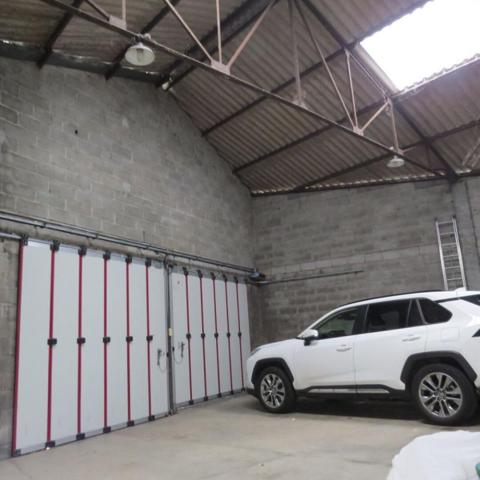 Grande maison de caractère, jardin, garages