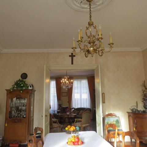 Grande maison de caractère, jardin, garages