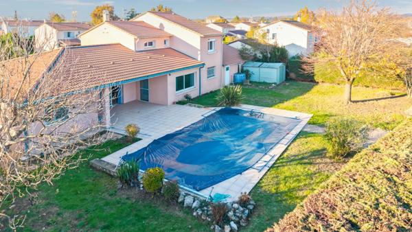 Maison familiale de 212m² avec jardin 1200m² et piscine - 6 chambres