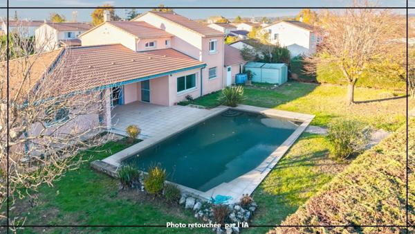 Maison familiale de 212m² avec jardin 1200m² et piscine - 6 chambres