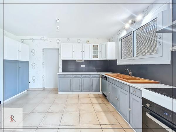 Maison familiale de 212m² avec jardin 1200m² et piscine - 6 chambres