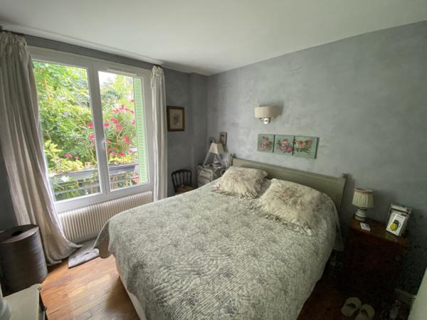 LEVALLOIS PERRET CENTRE VILLE - MAISON DE VILLE AVEC 5 CHAMBRES ET TERRASSE