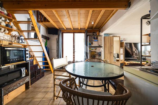 Duplex à vendre - 4 pièces avec vue sur l'étang - deux places de parking- Le Barcarès