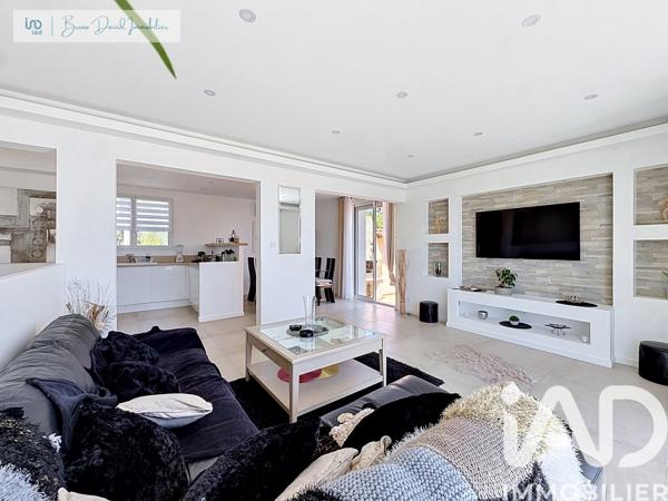 Maison à vendre 6 pièces 147 m² Hyères