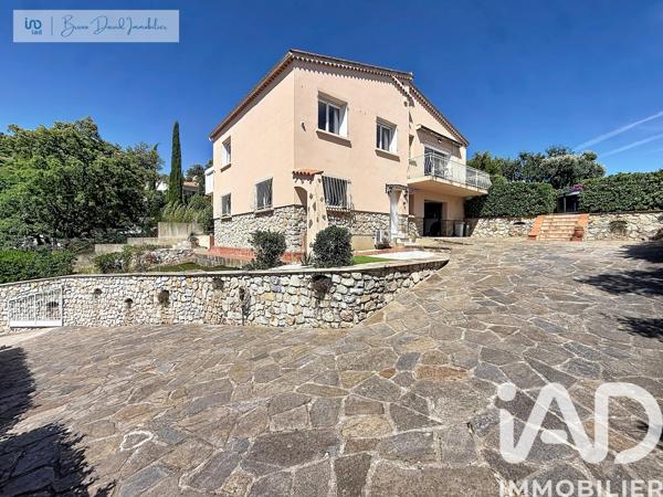 Maison à vendre 6 pièces 147 m² Hyères