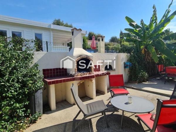 Maison Individuelle avec piscine, garage, proche ville