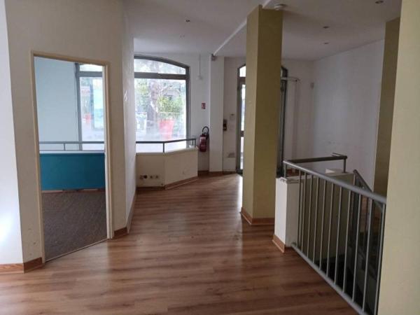 Local professionnel d'exception Avignon IM