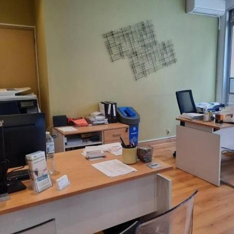 Local professionnel d'exception Avignon IM