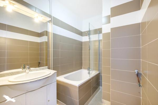 Appartement à vendre |                                       Lyon 07 |                                        3 pièces  |  60 m²