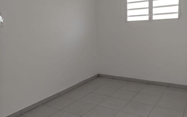 Maison à louer    3 pièces • 73 m2 Sainte-Anne