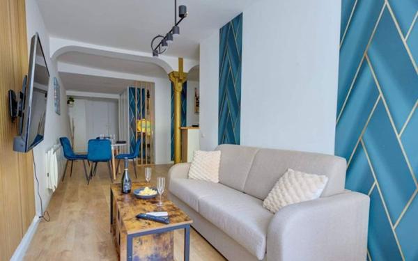 Appartement à vendre    3 pièces • 66 m2 Paris 10