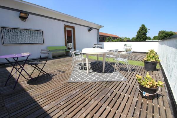 Villa 400m² jardin garage et parkings