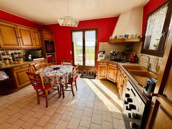 Maison à vendre à Glos (14100), 130 m², 4 chambres, jardin paysager et grand sous-sol, proche Lisieux