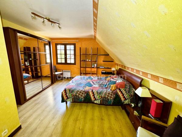 Maison à vendre à Glos (14100), 130 m², 4 chambres, jardin paysager et grand sous-sol, proche Lisieux